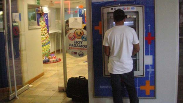 Plazo hasta el 15 para ampliar pantalla de cajeros